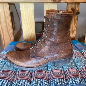 Frye Carson Lug Lace Up Combat Boots 8